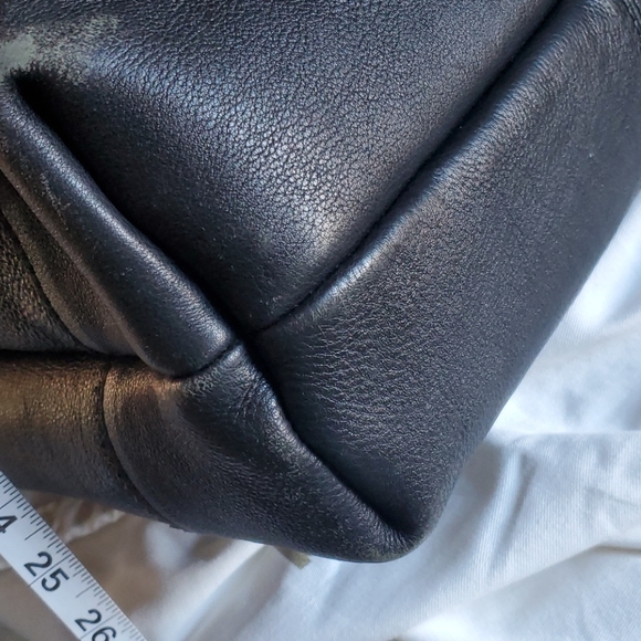 Bugatti Leather Tote Bag - Picture 13 of 13